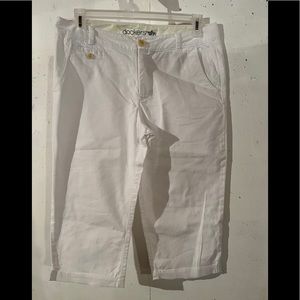 Dockers white capris, size 12